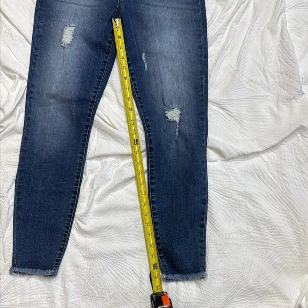 Kut from the Kloth.   Blue Skinny Jeans with Tapered Fit